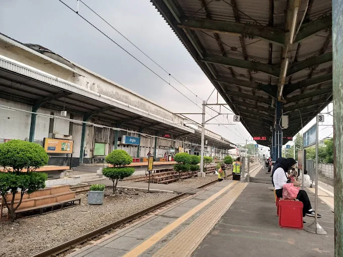 Stasiun Kereta Api Listrik Angke Jakarta Barat