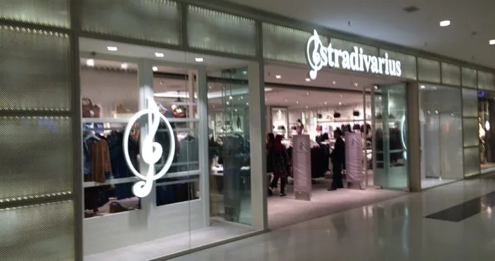 Daftar Tenant Grand Indonesia Sky Bridge-STRADIVARIUS