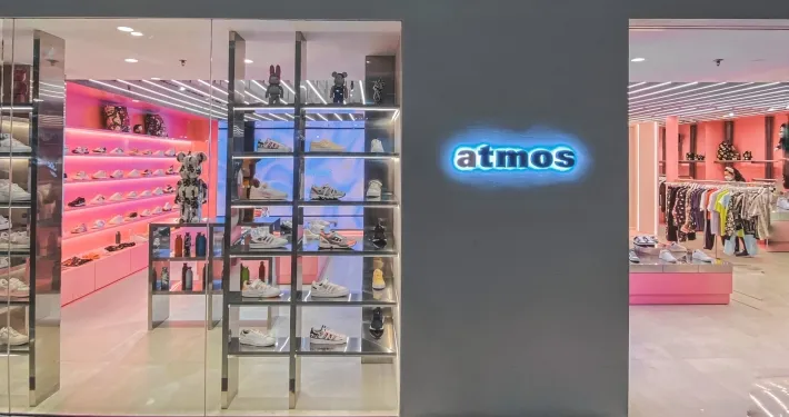 Tenant Grand Indonesia Sky Bridge-ATMOS PINK