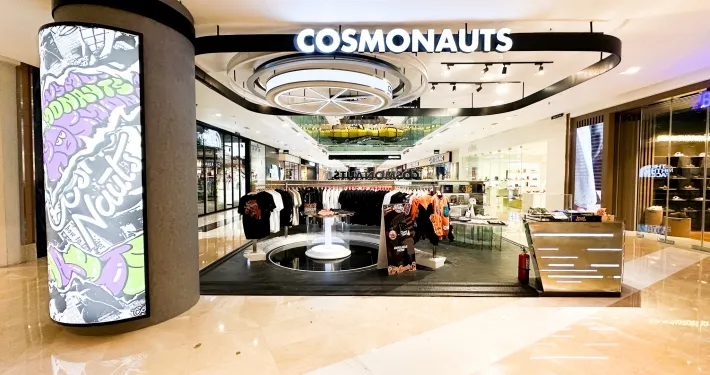 Tenant Grand Indonesia Sky Bridge-COSMONAUTS